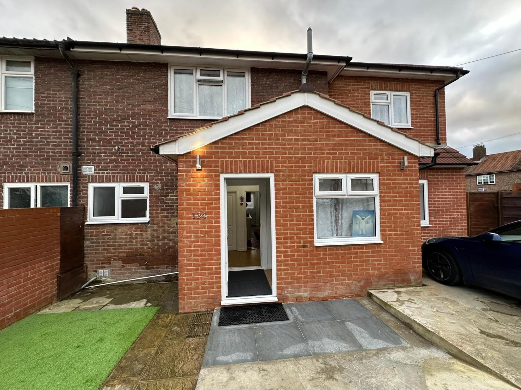 Luxury Ensuite 2Nd Studio Flat With Great Views In Keedonwood Road With Fully Own Bathroom Newly Added And Private Kitchenette Bromley Extérieur photo